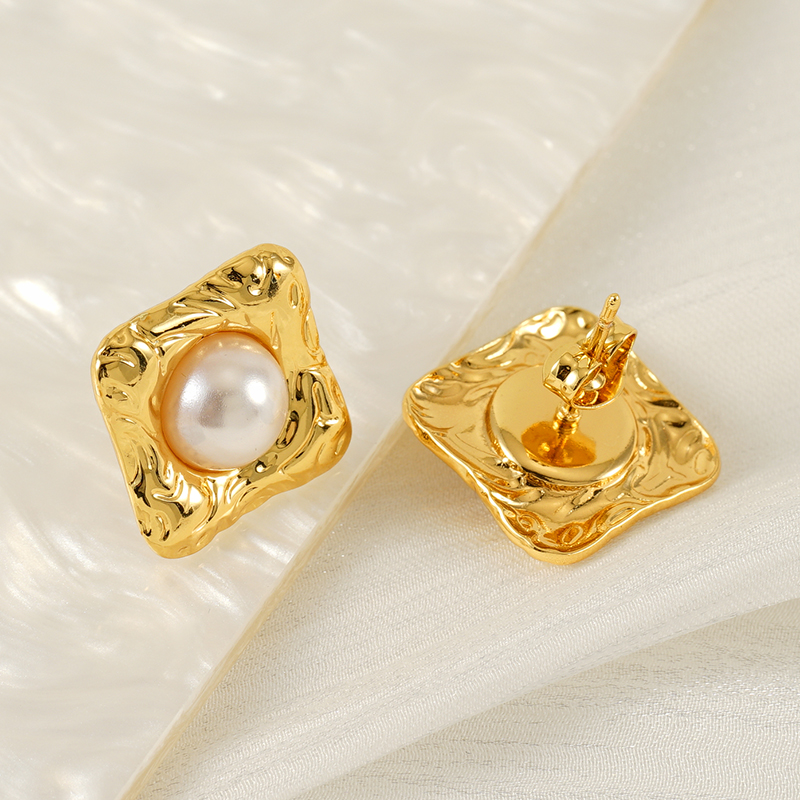 1 Piece Simple Style Classic Style Square Oval Heart Shape Plating Inlay 304 Stainless Steel Artificial Pearls 18K Gold Plated Ear Studs display picture 6