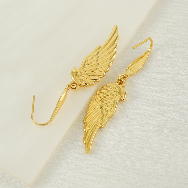 1 Pair Elegant Simple Style Wings Plating 304 Stainless Steel Titanium Steel 18K Gold Plated Drop Earrings display picture 2