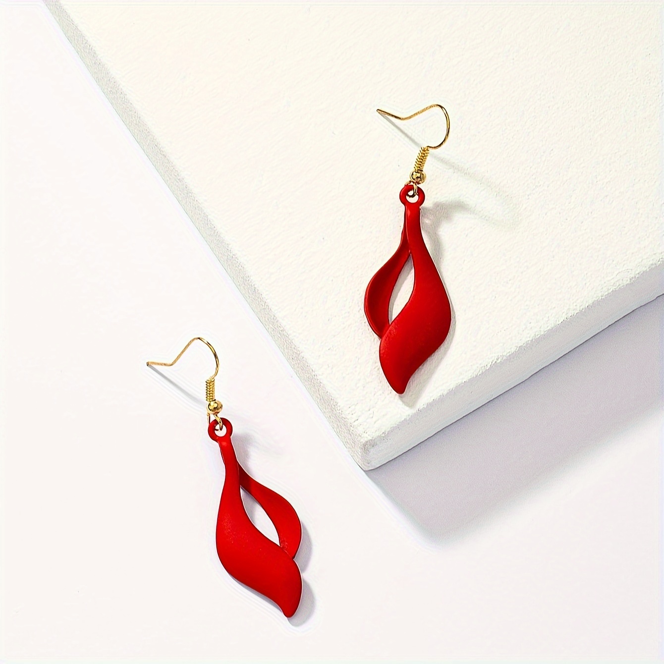 1 Pair Basic Modern Style Classic Style Flame Plating Alloy Drop Earrings display picture 1