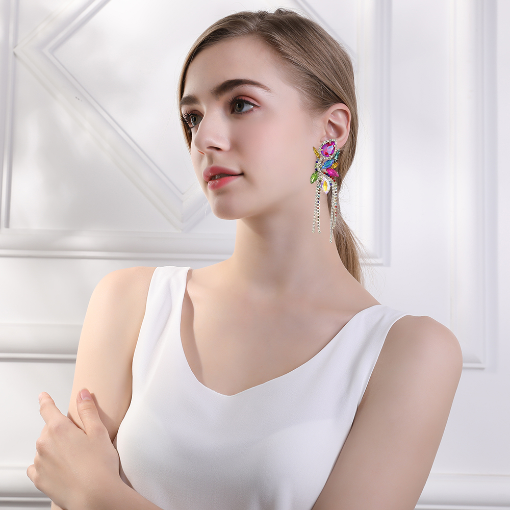 1 Pair Elegant Streetwear Geometric Tassel Inlay Zinc Alloy Rhinestones Drop Earrings display picture 7