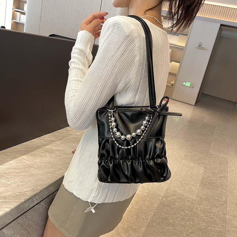 Women's Medium Pu Leather Solid Color Classic Style Streetwear Zipper Crossbody Bag display picture 10