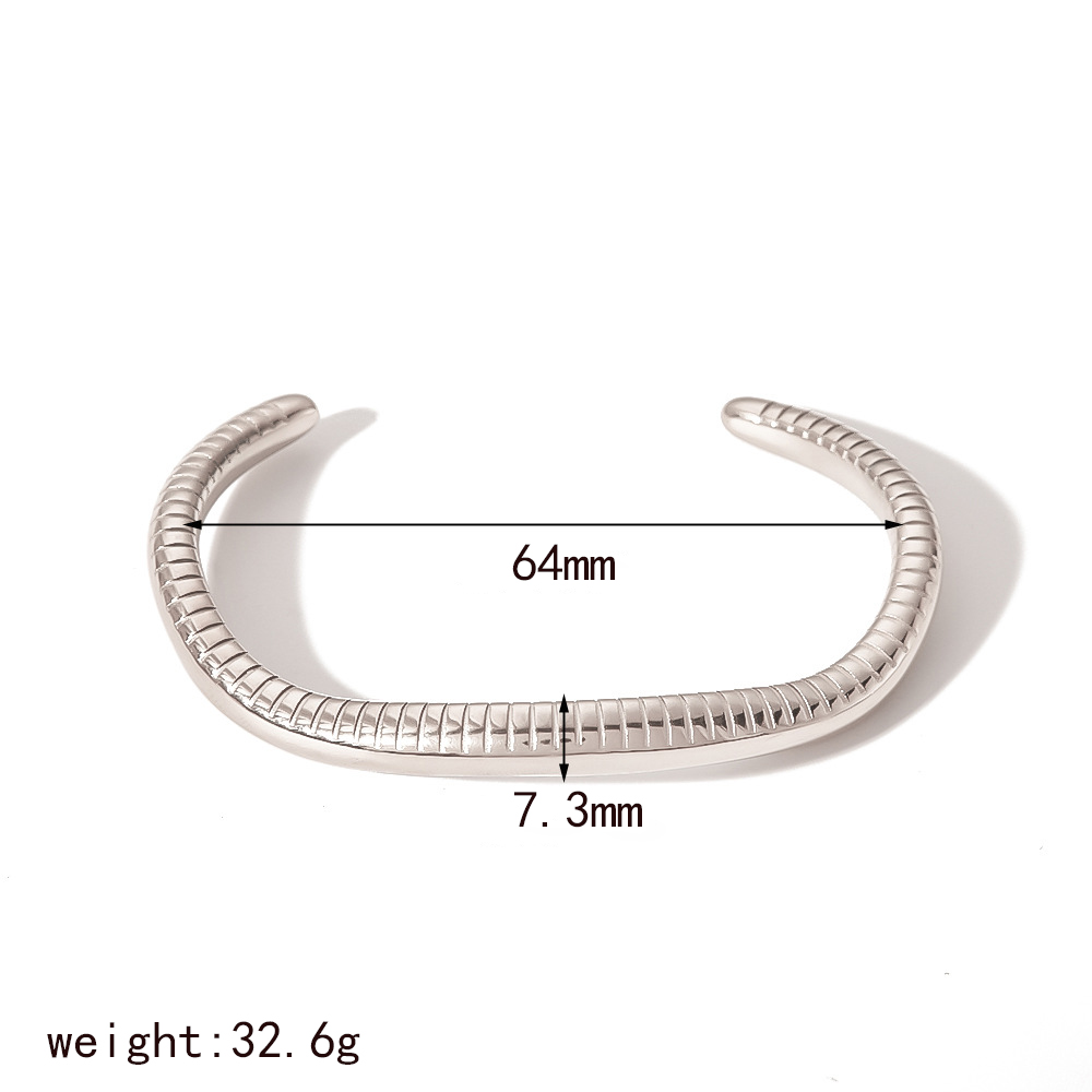 304 Stainless Steel 18K Gold Plated Basic Classic Style Plating Geometric Solid Color Bangle display picture 2