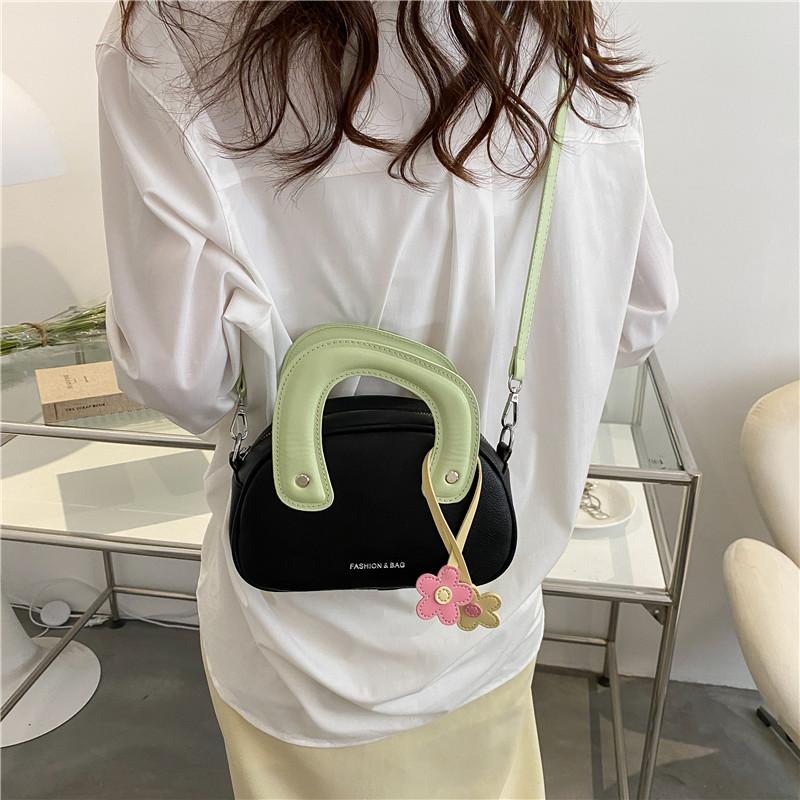 Women's Medium Pu Leather Color Block Solid Color Basic Zipper Crossbody Bag display picture 7