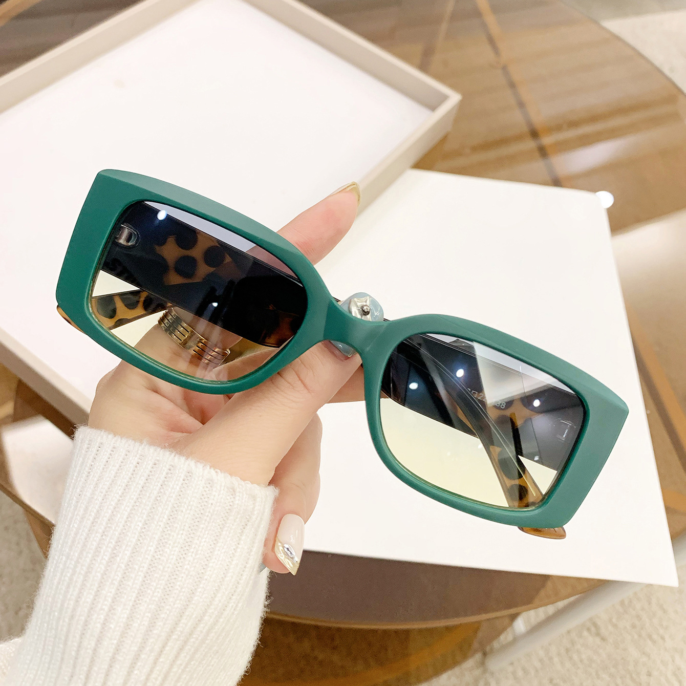 Elegant Einfacher Stil Farbblock Pc Quadrat Vollbild Sonnenbrille Der Frauen display picture 1