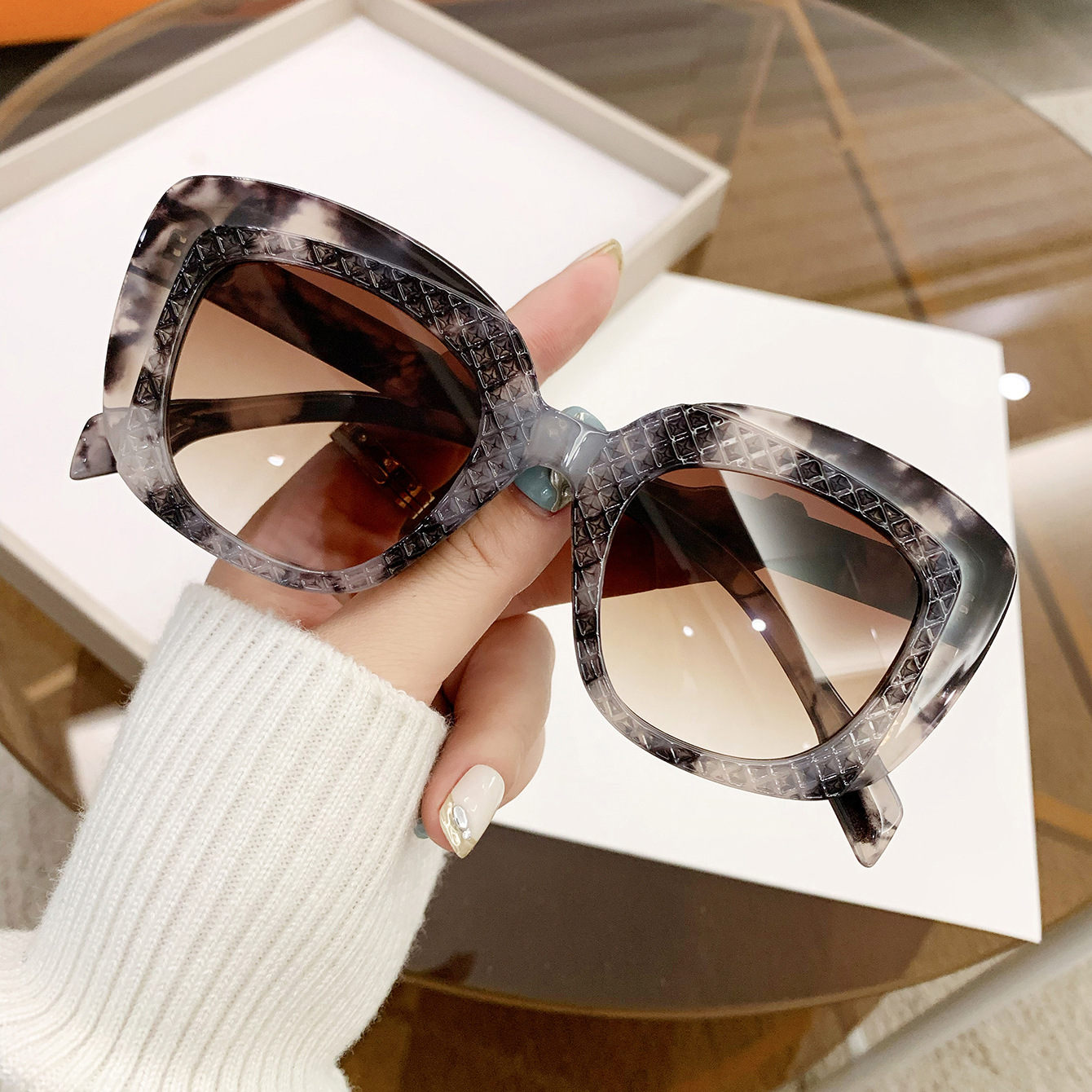 Elegant Simple Style Color Block Pc Square Full Frame Women's Sunglasses display picture 1