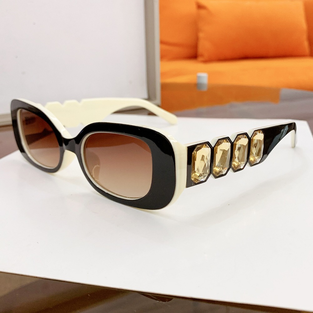Elegant Simple Style Solid Color Pc Square Diamond Full Frame Women's Sunglasses display picture 2