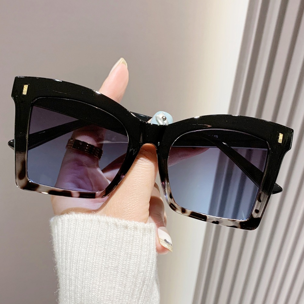 Elegant Einfacher Stil Farbblock Pc Quadrat Vollbild Sonnenbrille Der Frauen display picture 1