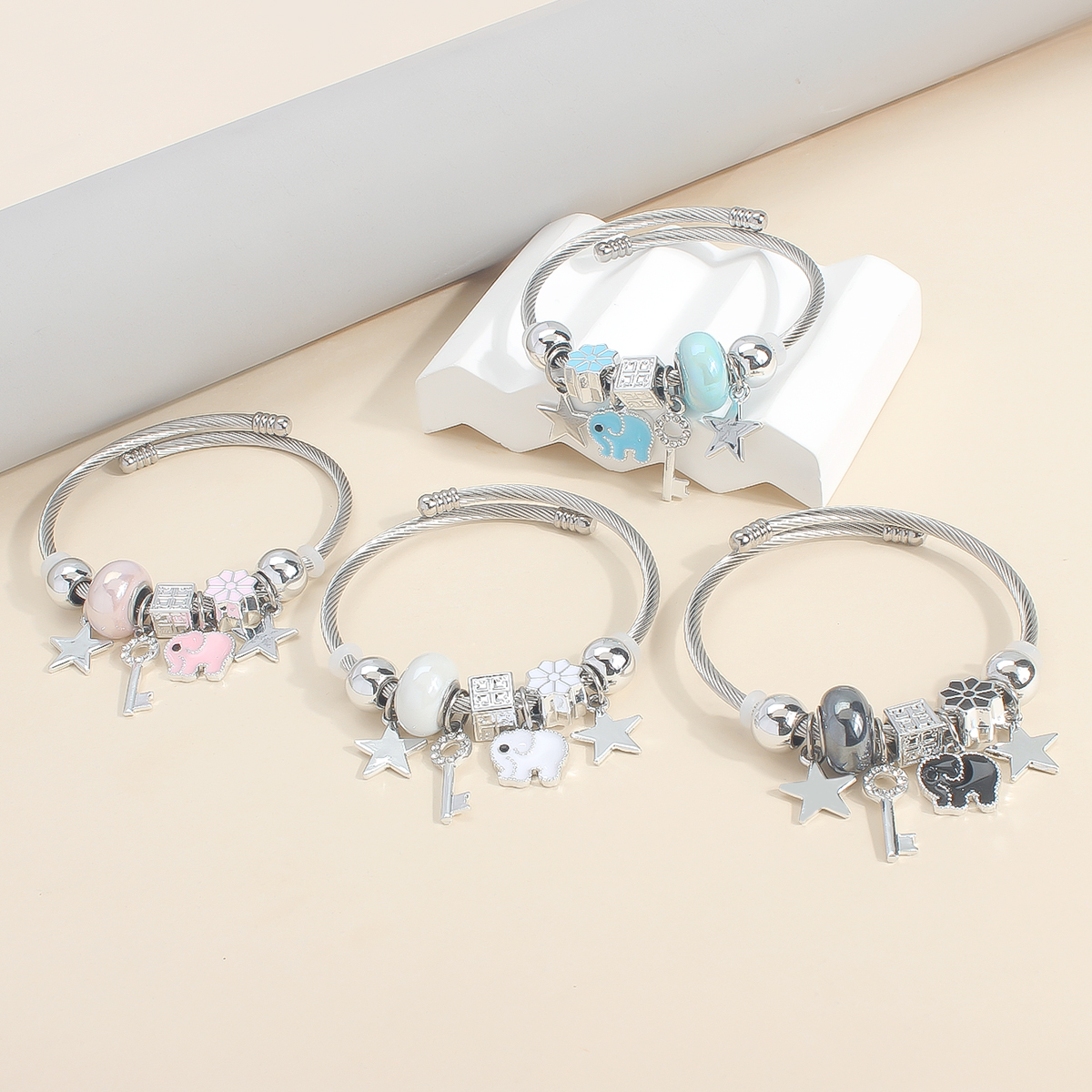 IG Style Elegant Korean Style Star Moon Butterfly 304 Stainless Steel Zircon Bangle In Bulk display picture 3