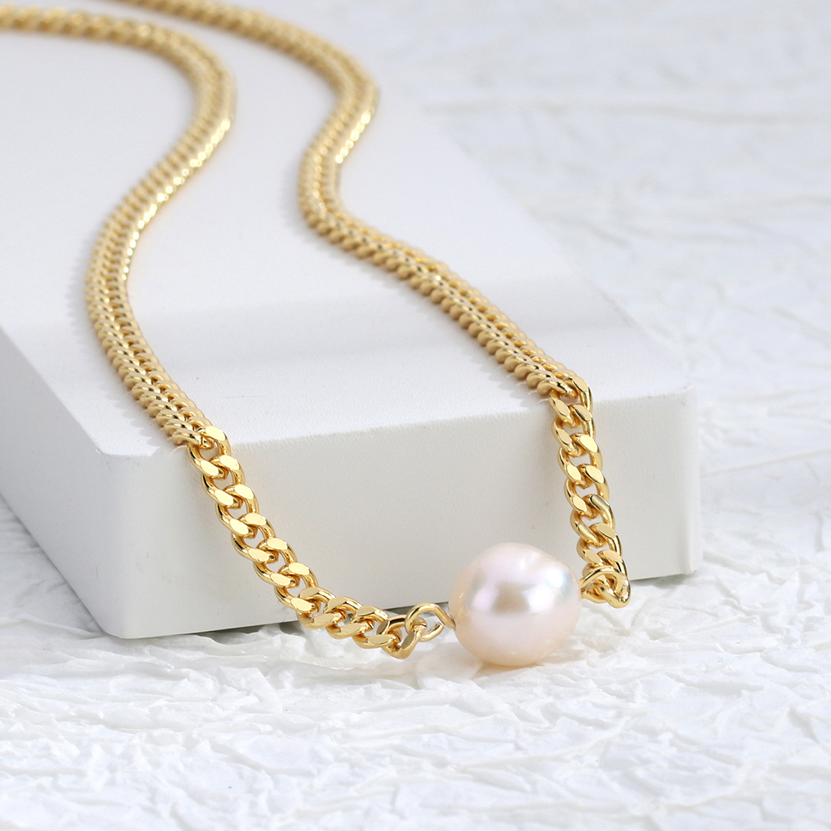 Le Cuivre Plaqué Or 18K Style Simple Perle Incruster Forme De Cœur Couleur Unie Zircon Collier display picture 6
