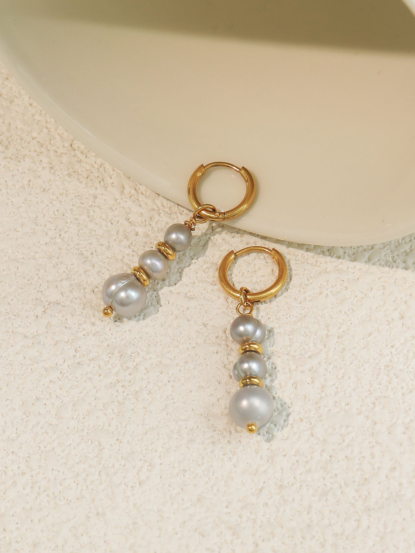 1 Pair Elegant Classic Style Geometric Beaded Freshwater Pearl Copper Drop Earrings display picture 2