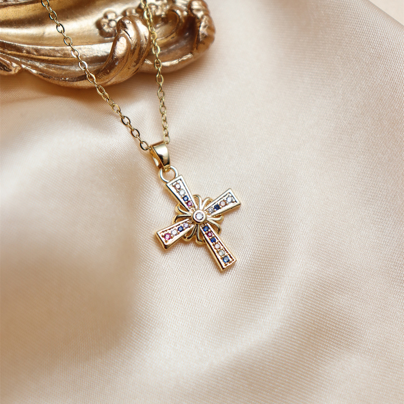 Copper 18K Gold Plated Simple Style Classic Style Inlay Cross Zircon Pendant Necklace display picture 6