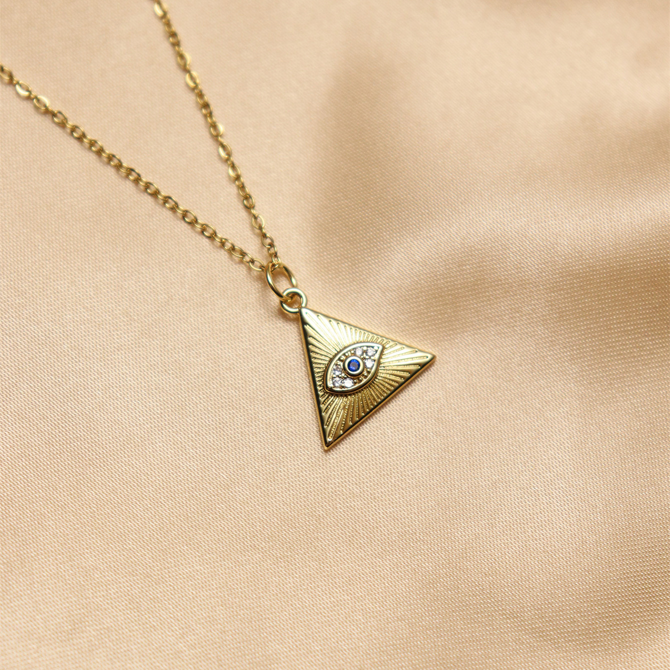 Wholesale IG Style Classic Style Triangle Palm Eye Copper Inlay 18K Gold Plated Natural Stone Zircon Pendant Necklace display picture 16
