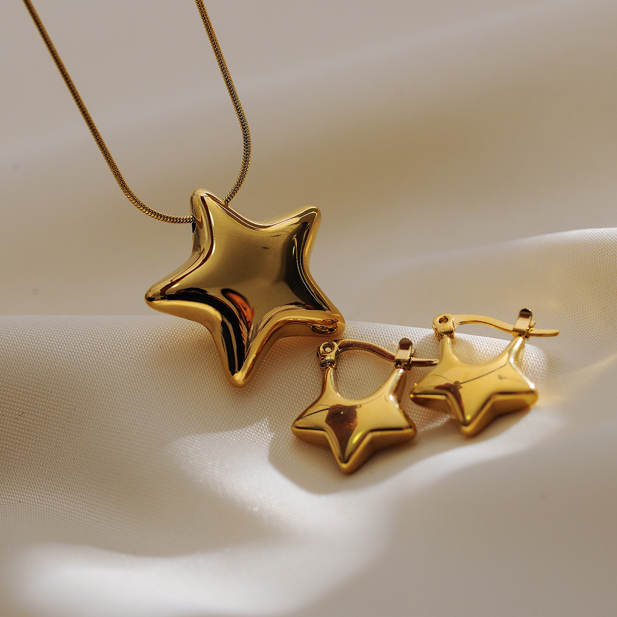 Acero Inoxidable 304 Chapados en oro de 18k Estilo IG Estilo Simple Estrella Aretes Collar display picture 2