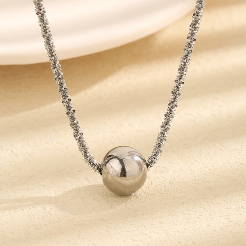 Titanium Steel 18K Gold Plated Simple Style Classic Style Plating Inlay Solid Color Artificial Rhinestones Pendant Necklace display picture 3