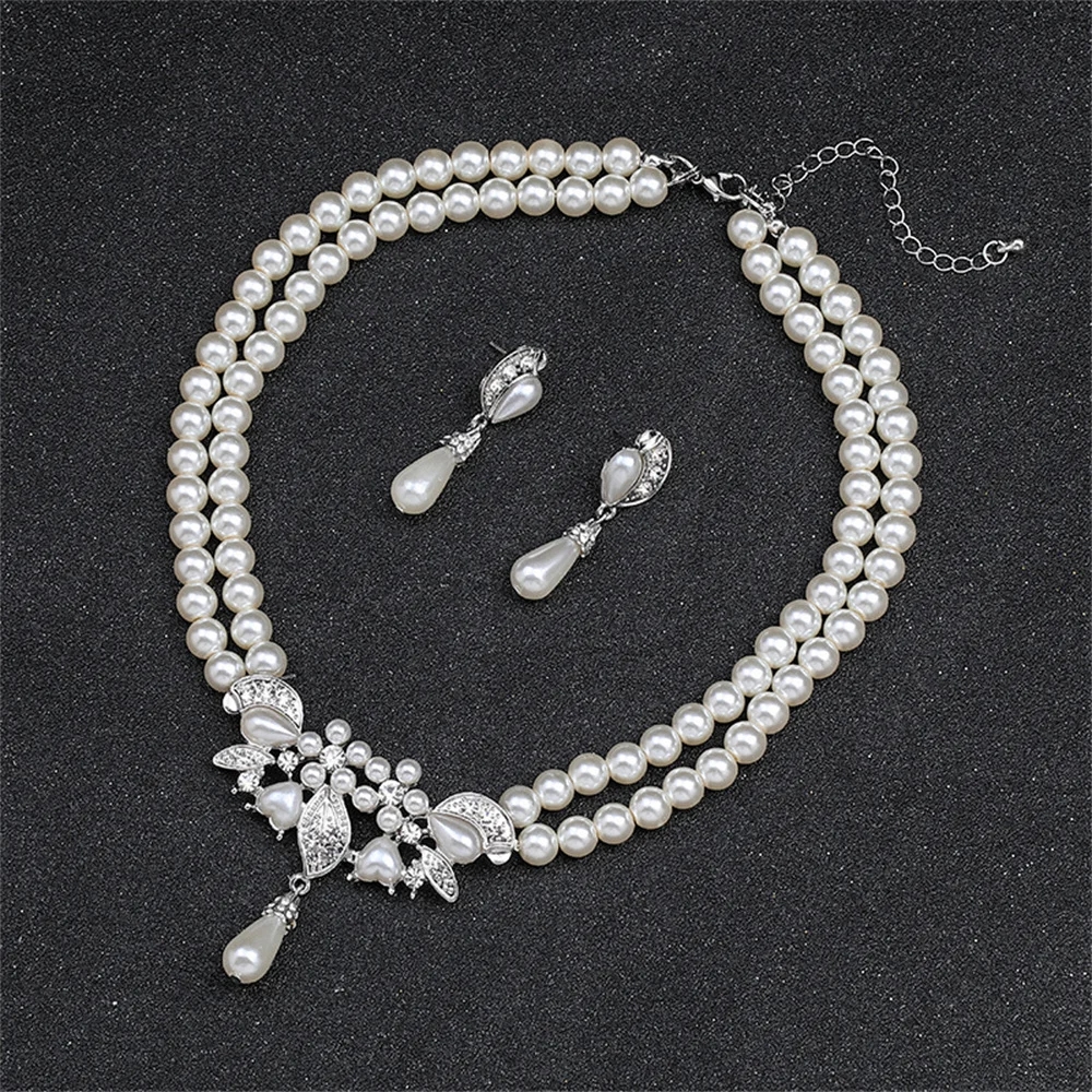 Elegant Königin Runden Imitationsperle Legierung Perlen Legierung Perle Vergoldet Frau Ohrringe Halskette Schmuck-Set display picture 5