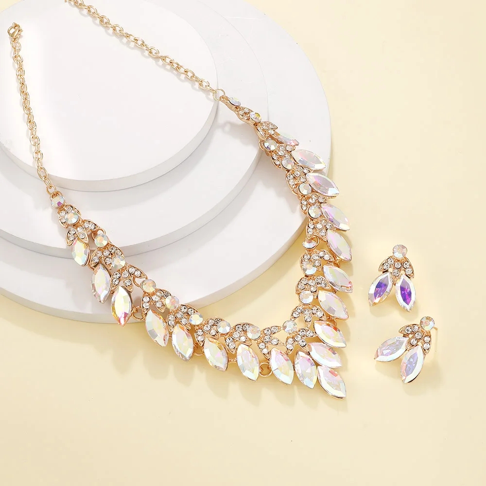 Elegant Luxurious Solid Color Alloy Plating Inlay Alloy Crystal Rhinestones Gold Plated Women's Earrings Necklace Jewelry Set display picture 2