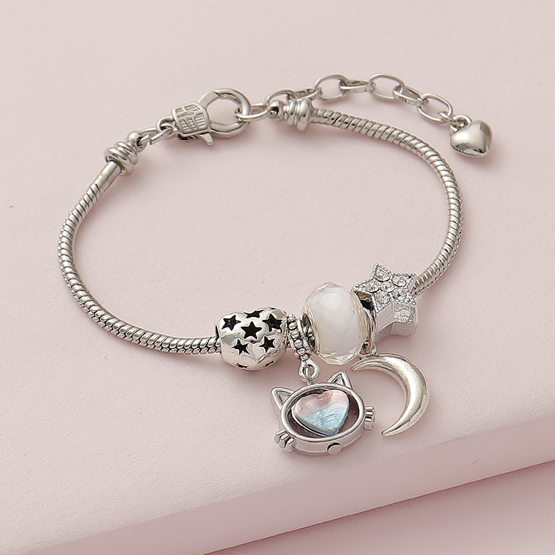 Wholesale Jewelry Cute Simple Style Moon Heart Shape Cat Alloy Copper Rhinestones Hollow Out Inlay Bracelets display picture 2