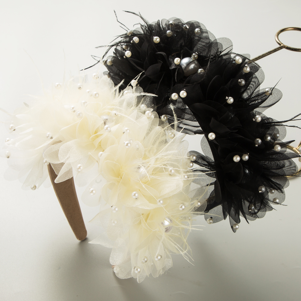 Frau Elegant Einfacher Stil Blume Legierung Tuch Feder Patchwork Haarband display picture 3
