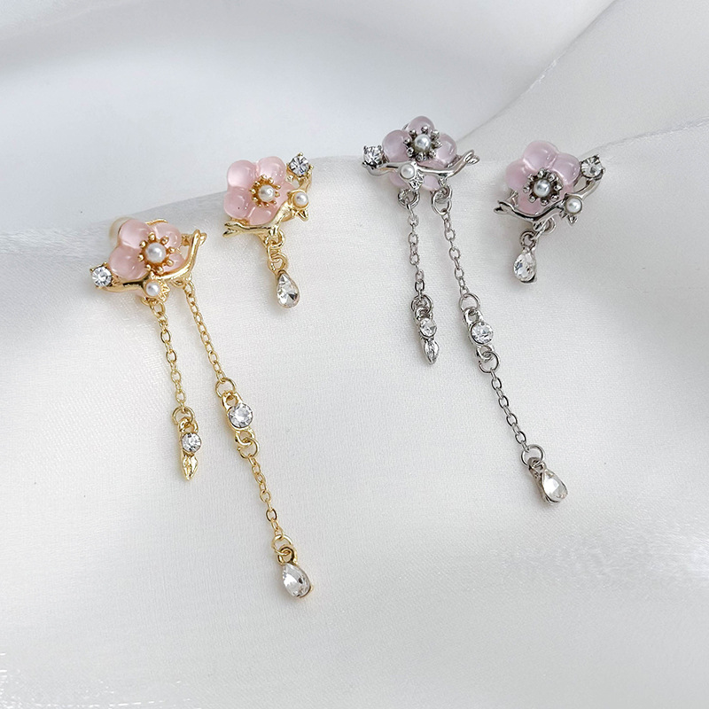 1 Pair Simple Style Classic Style Flower Inlay Alloy Rhinestones Drop Earrings display picture 5