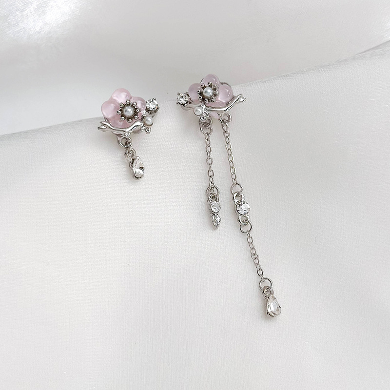 1 Pair Simple Style Classic Style Flower Inlay Alloy Rhinestones Drop Earrings display picture 11