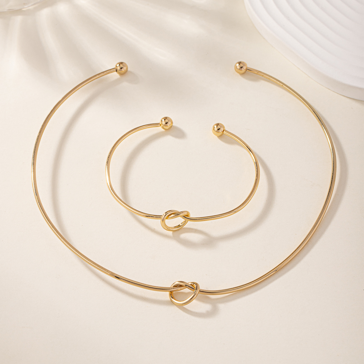 Einfacher Stil Klassischer Stil Einfarbig Vergoldet Legierung Großhandel Armbänder Halskette display picture 7