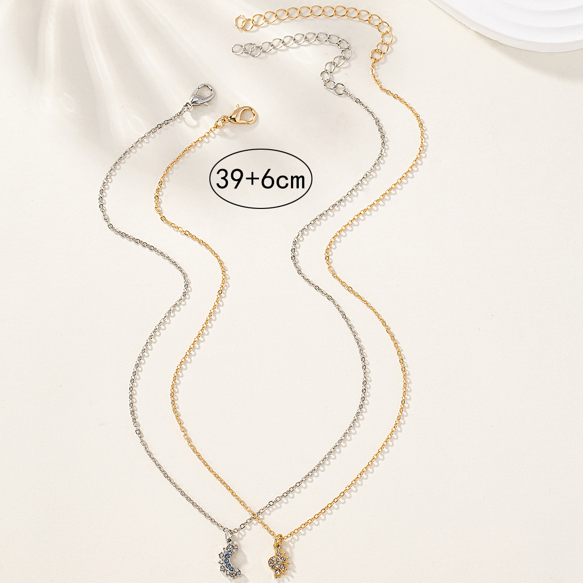IG Style Simple Style Sun Moon Alloy Handmade Inlay Rhinestones Gold Plated Adults Pendant Necklace display picture 5