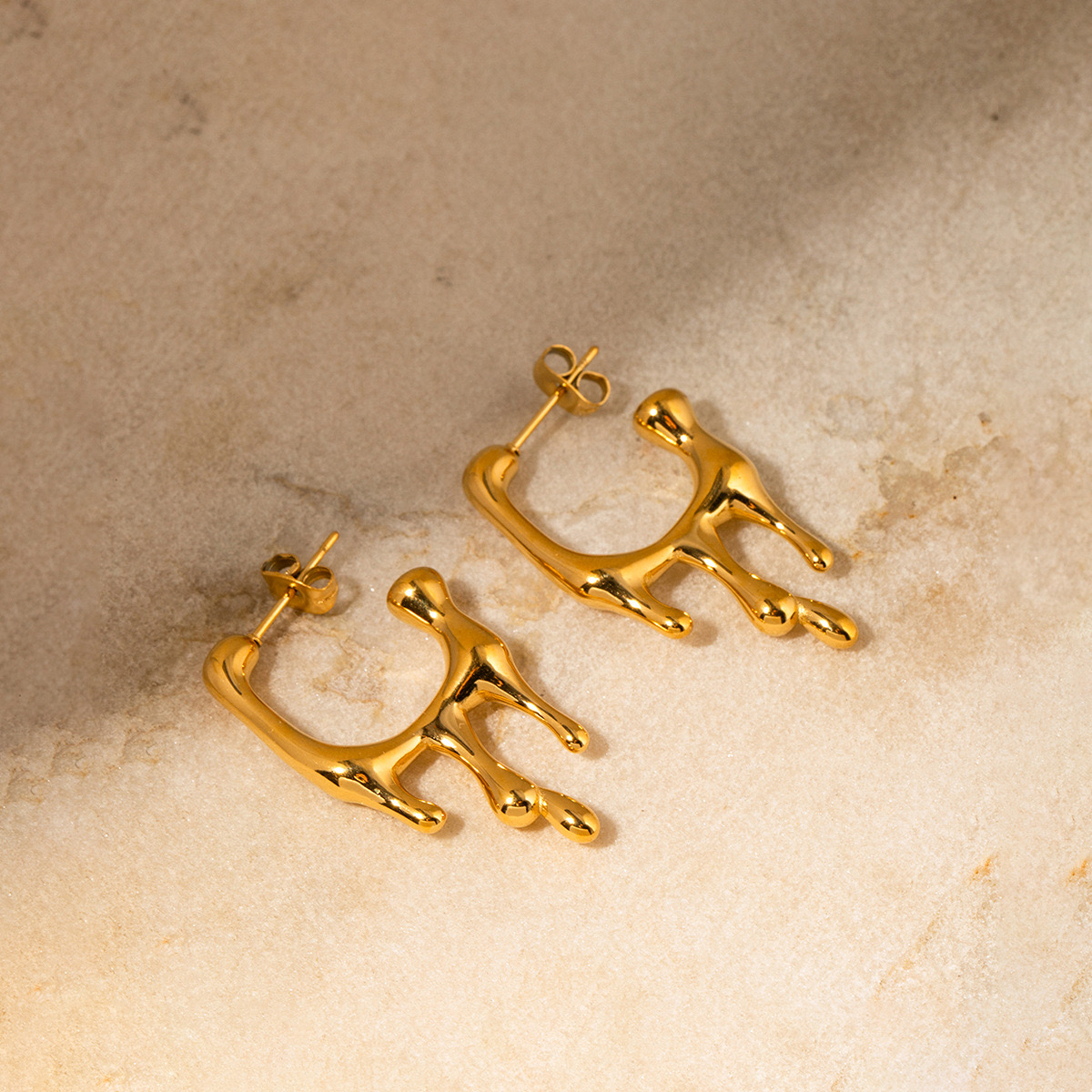 1 Pair Casual Commute Lava Plating 304 Stainless Steel 18K Gold Plated Ear Studs display picture 1