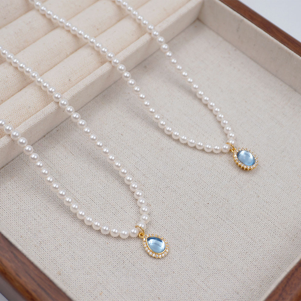 Basic Modern Style Classic Style Oval Imitation Pearl Copper Inlay Artificial Rhinestones Glass Gold Plated Women's Pendant Necklace display picture 3