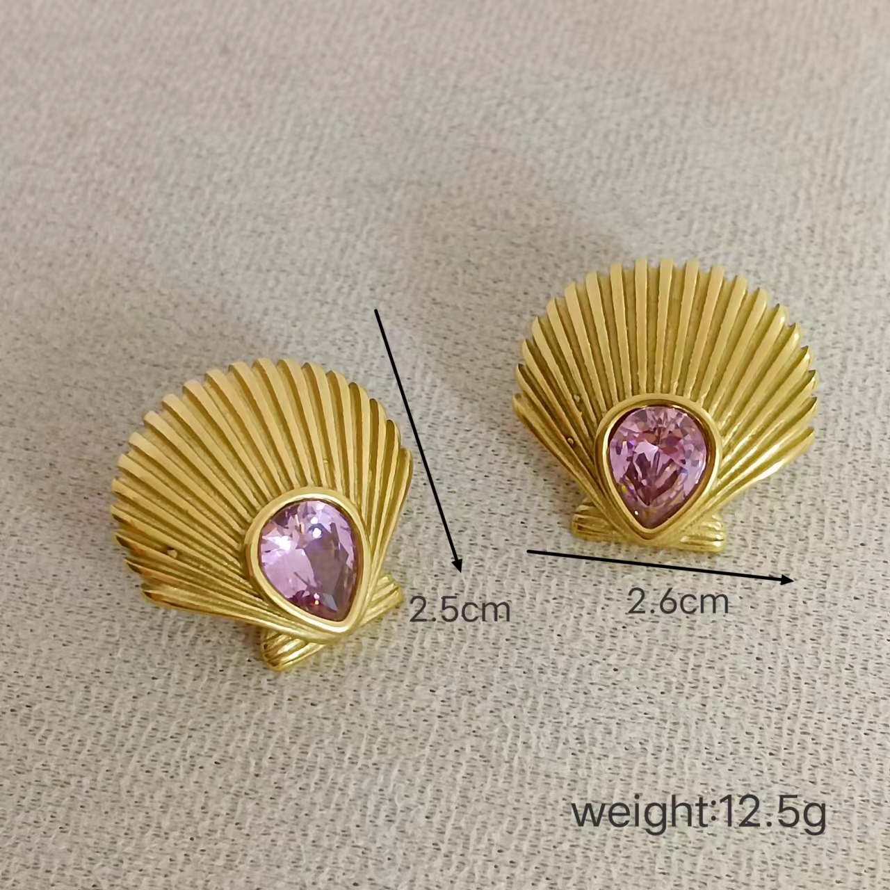 1 Pair Elegant Vintage Style Lady Shell Plating Inlay 304 Stainless Steel Rhinestones 18K Gold Plated Ear Studs display picture 4