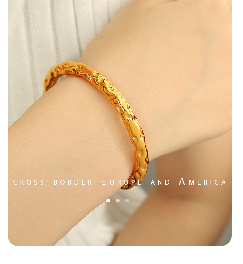 Casual Retro Sweet Irregular 304 Stainless Steel 18K Gold Plated Bangle In Bulk display picture 3