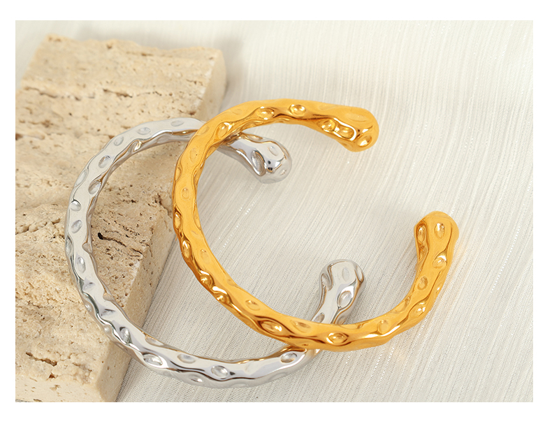Casual Retro Sweet Irregular 304 Stainless Steel 18K Gold Plated Bangle In Bulk display picture 7