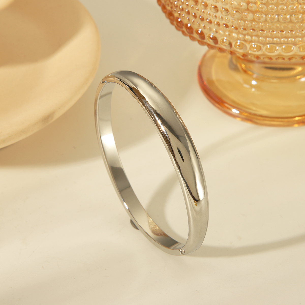 304 Stainless Steel 18K Gold Plated Basic Modern Style Classic Style Plating Solid Color Bangle display picture 2