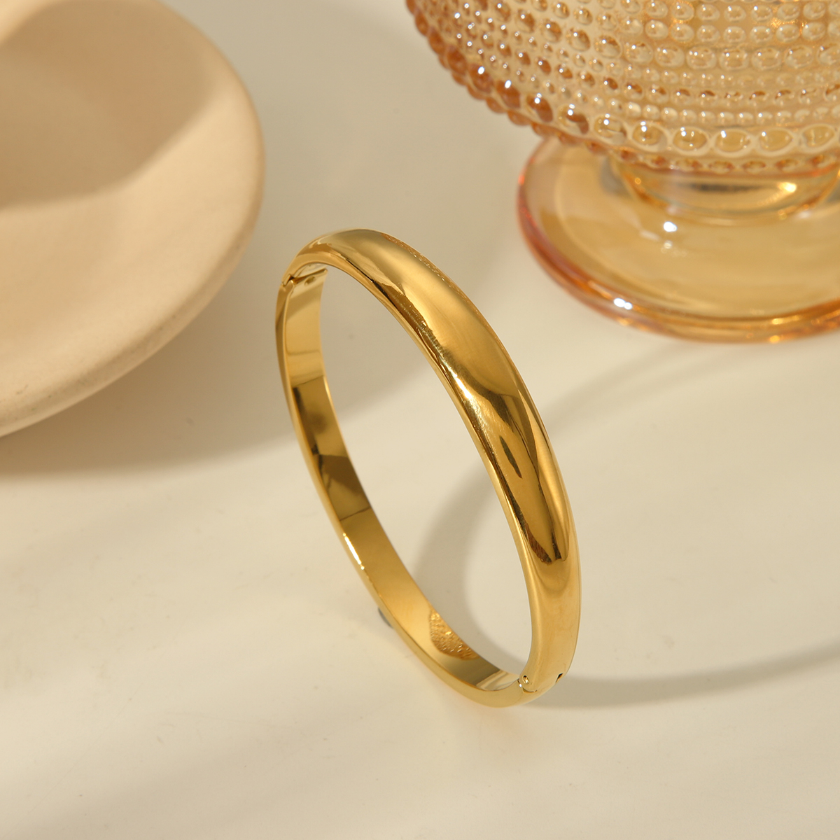 304 Stainless Steel 18K Gold Plated Basic Modern Style Classic Style Plating Solid Color Bangle display picture 1