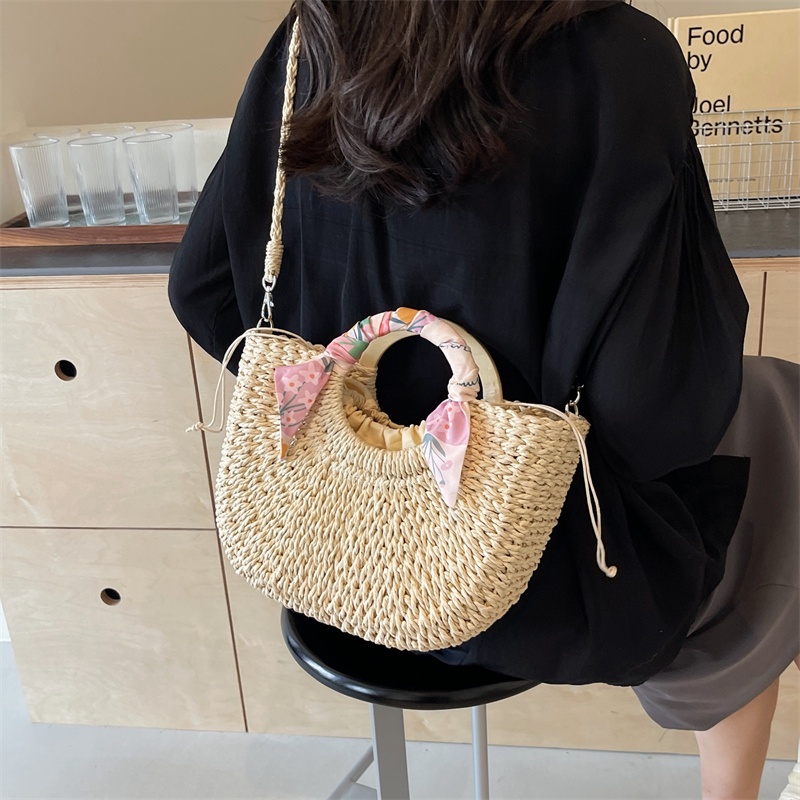 Women's Medium Straw Solid Color Vacation Beach Weave String Straw Bag display picture 2