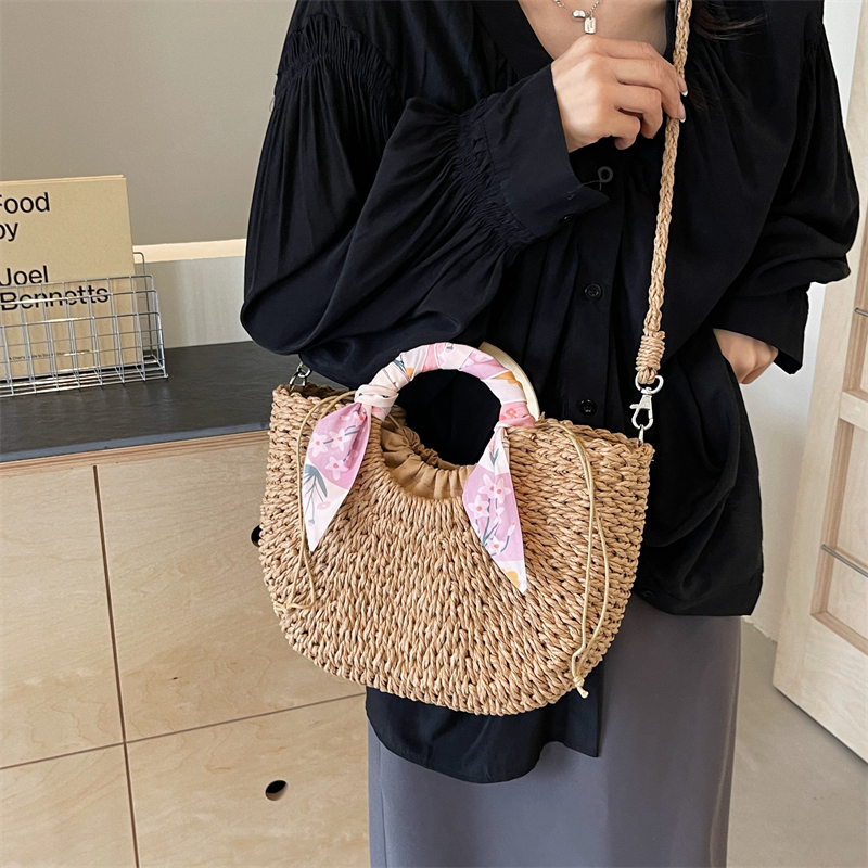 Women's Medium Straw Solid Color Vacation Beach Weave String Straw Bag display picture 8