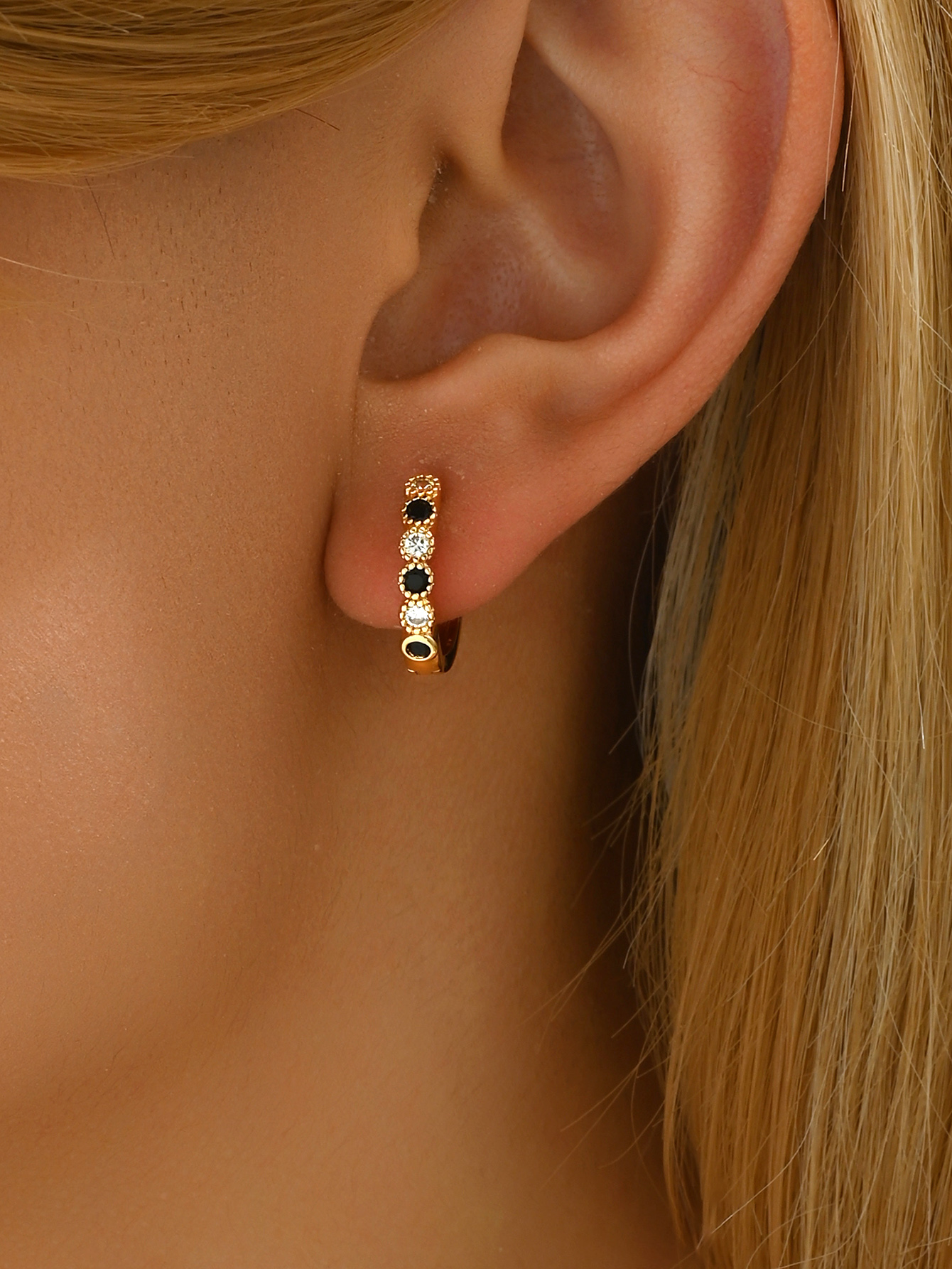 1 Pair Elegant Lady Geometric Inlay Copper Zircon 18K Gold Plated Hoop Earrings display picture 2
