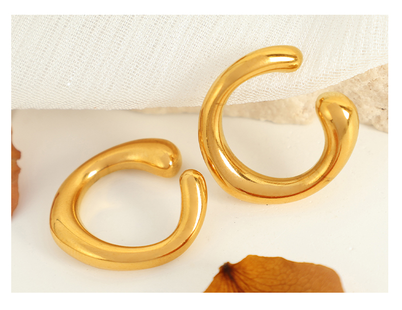 1 Pair Simple Style C Shape Polishing Plating 304 Stainless Steel 18K Gold Plated Ear Studs display picture 2
