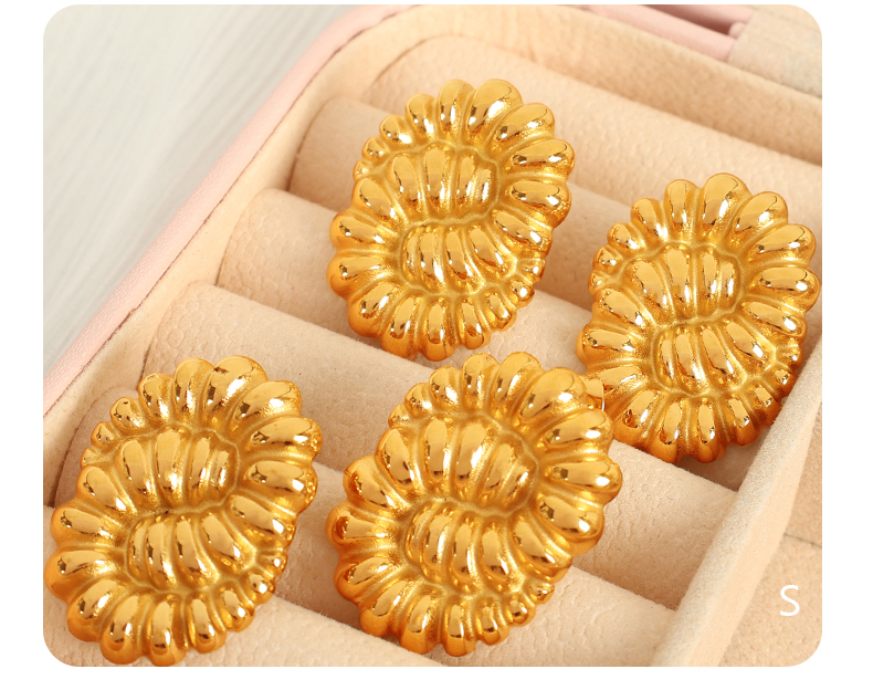 1 Pair Retro Simple Style Classic Style Twist Plating 304 Stainless Steel 18K Gold Plated Ear Studs display picture 4