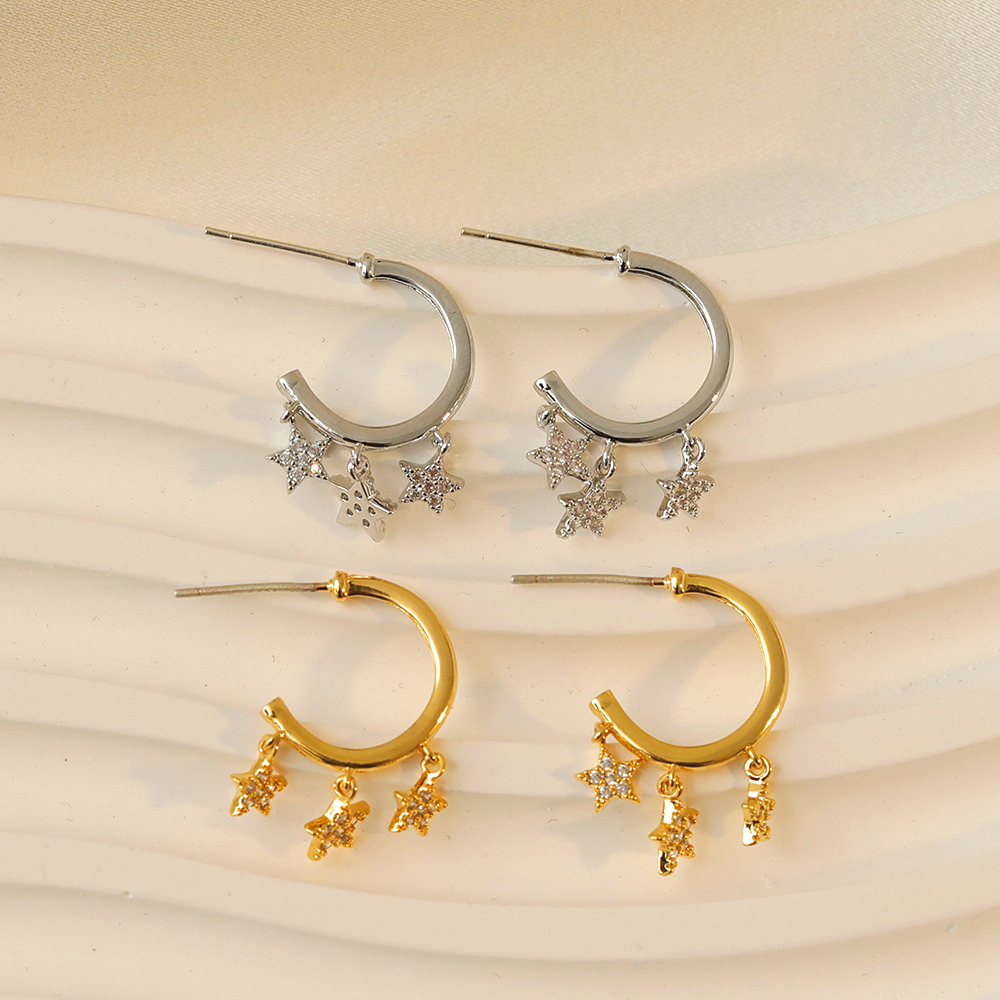 1 Par Vacaciones Estilo Simple Estrella Enchapado Embutido Cobre Diamantes De Imitación Chapados en oro de 18k Pendientes Colgantes display picture 3