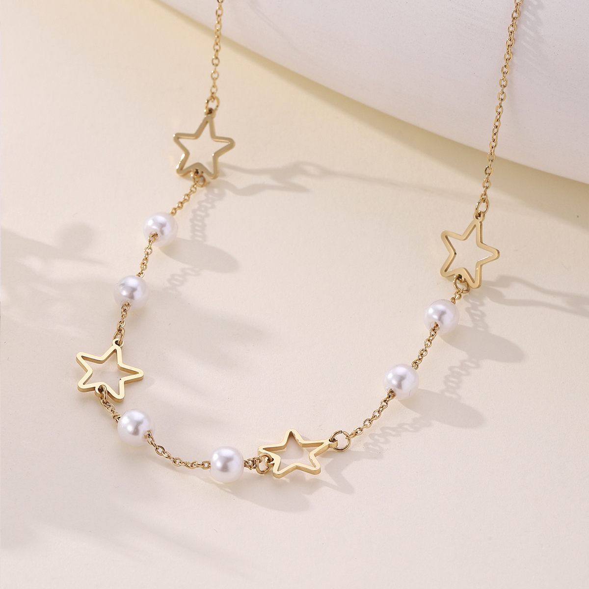 304 Stainless Steel Imitation Pearl 18K Gold Plated Elegant Beach Plating Hollow Out Pentagram Choker display picture 4