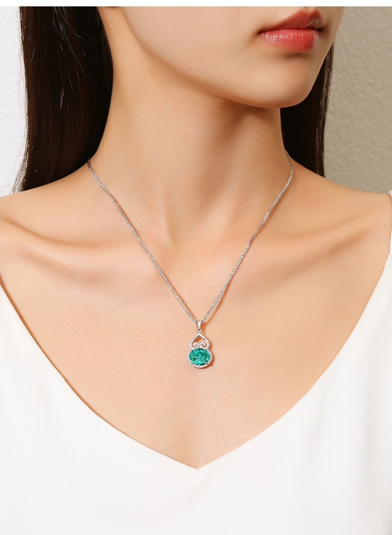 Sterling Silver Elegant Shiny Hollow Out Inlay Gourd Zircon Pendant Necklace display picture 5