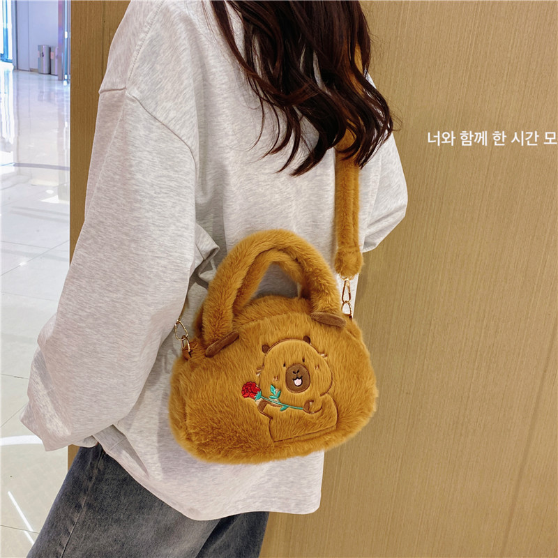 Women's Medium Plush Animal Cartoon Cute Zipper Crossbody Bag display picture 16