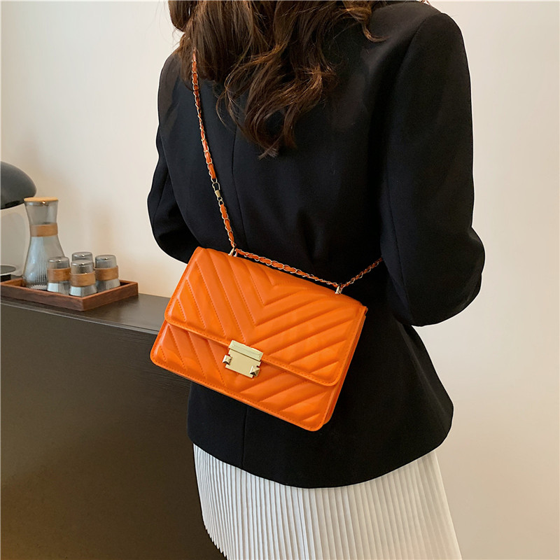Women's Medium Pu Leather Solid Color Vintage Style Classic Style Flip Cover Shoulder Bag Crossbody Bag display picture 8