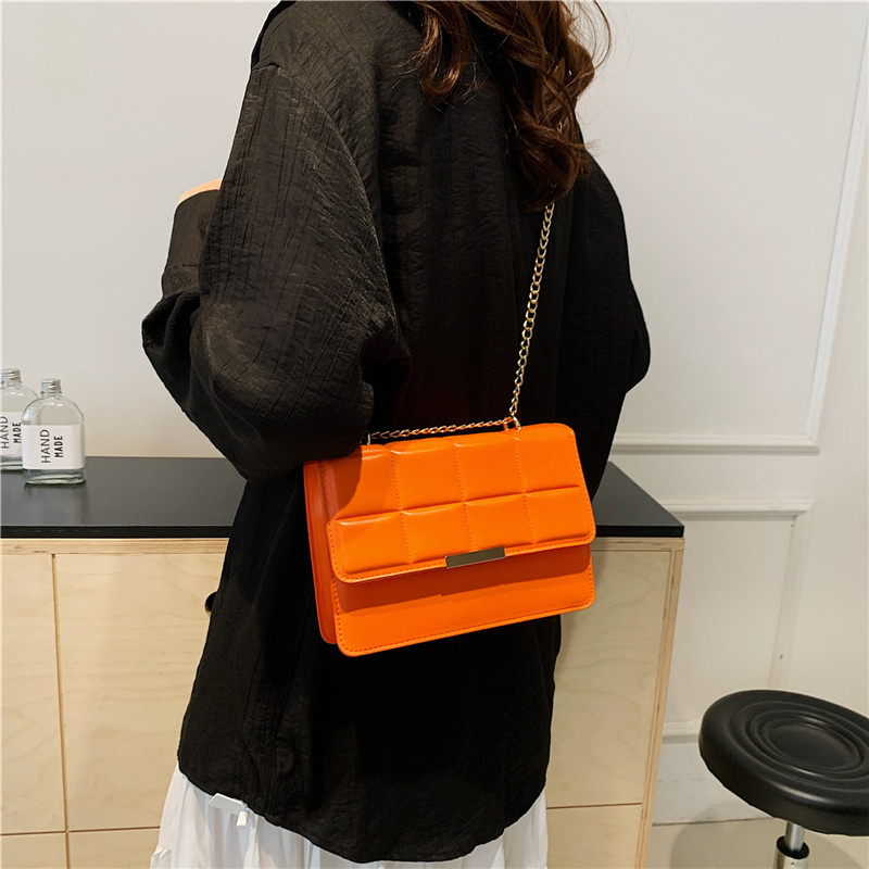 Women's Medium Pu Leather Solid Color Vintage Style Classic Style Flip Cover Crossbody Bag display picture 4