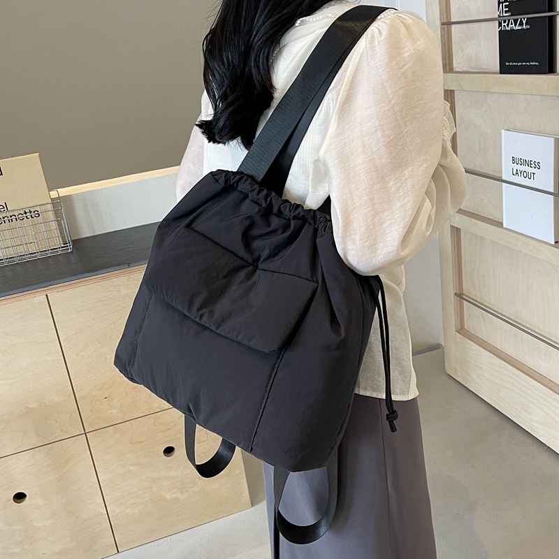 Women's Medium Nylon Solid Color Classic Style Sewing Thread Square Magnetic Buckle Fashion Backpack display picture 9