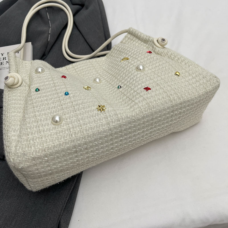 Women's Medium Yarn Solid Color Basic Pearls Sewing Thread Magnetic Buckle Shoulder Bag display picture 3
