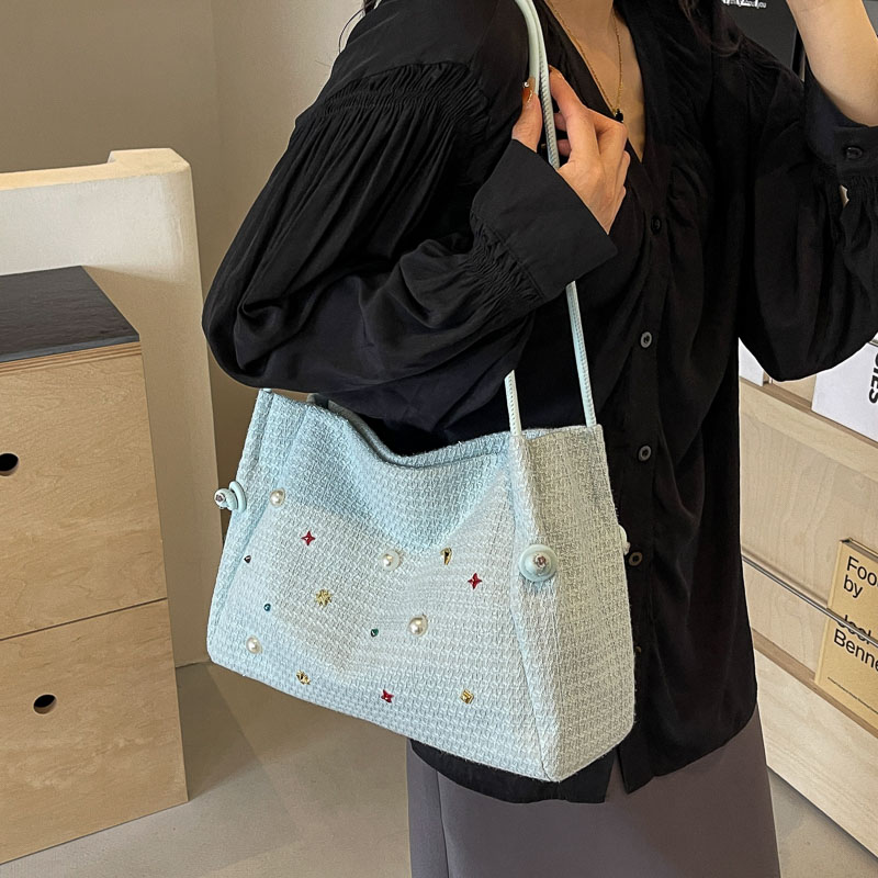 Women's Medium Yarn Solid Color Basic Pearls Sewing Thread Magnetic Buckle Shoulder Bag display picture 10