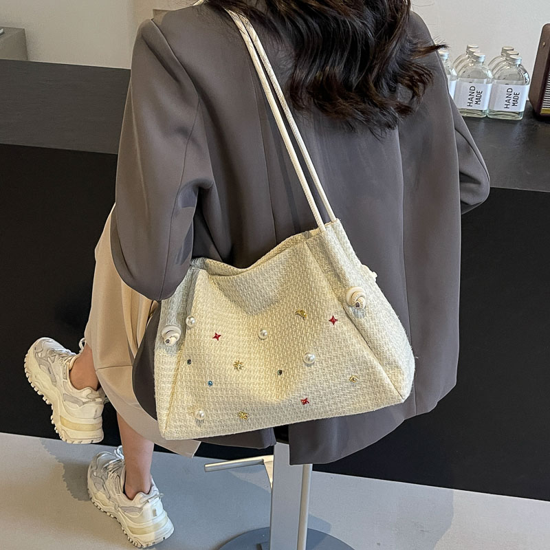 Women's Medium Yarn Solid Color Basic Pearls Sewing Thread Magnetic Buckle Shoulder Bag display picture 13