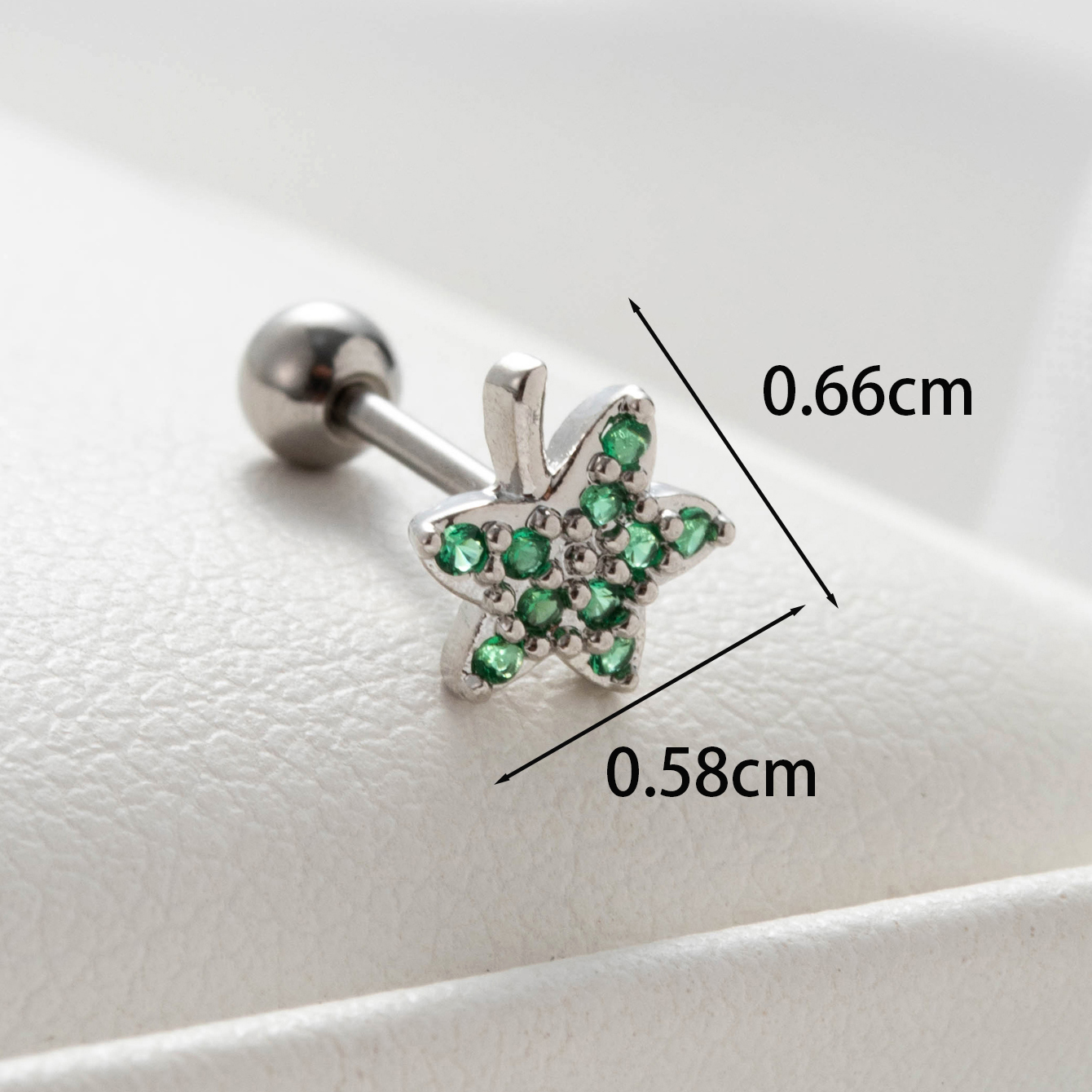 1 Piece Casual French Style Korean Style Maple Leaf Flower Inlay Copper Zircon Ear Studs display picture 1