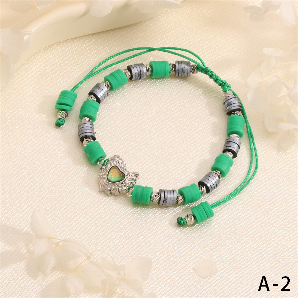 Le Cuivre Plaqué Or 18K Style Simple Style Classique Placage Incruster Forme De Cœur Zircon Bracelets display picture 9